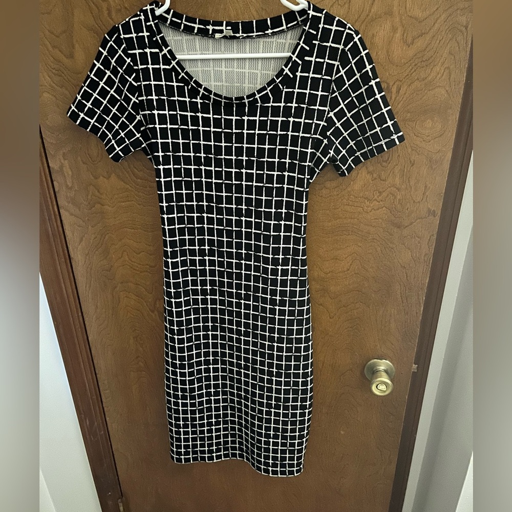 Blk/Wht Dress